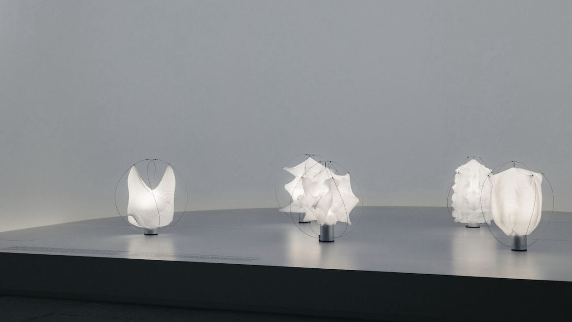 Atelier Oï + A-POC Able Issey Miyake: luz, moda e design